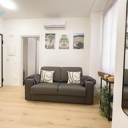شقة Piazza Della Borsa 3C Tirabora Short Rent ترييستي المظهر الخارجي الصورة