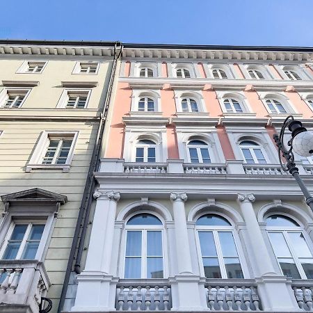 شقة Piazza Della Borsa 3C Tirabora Short Rent ترييستي المظهر الخارجي الصورة