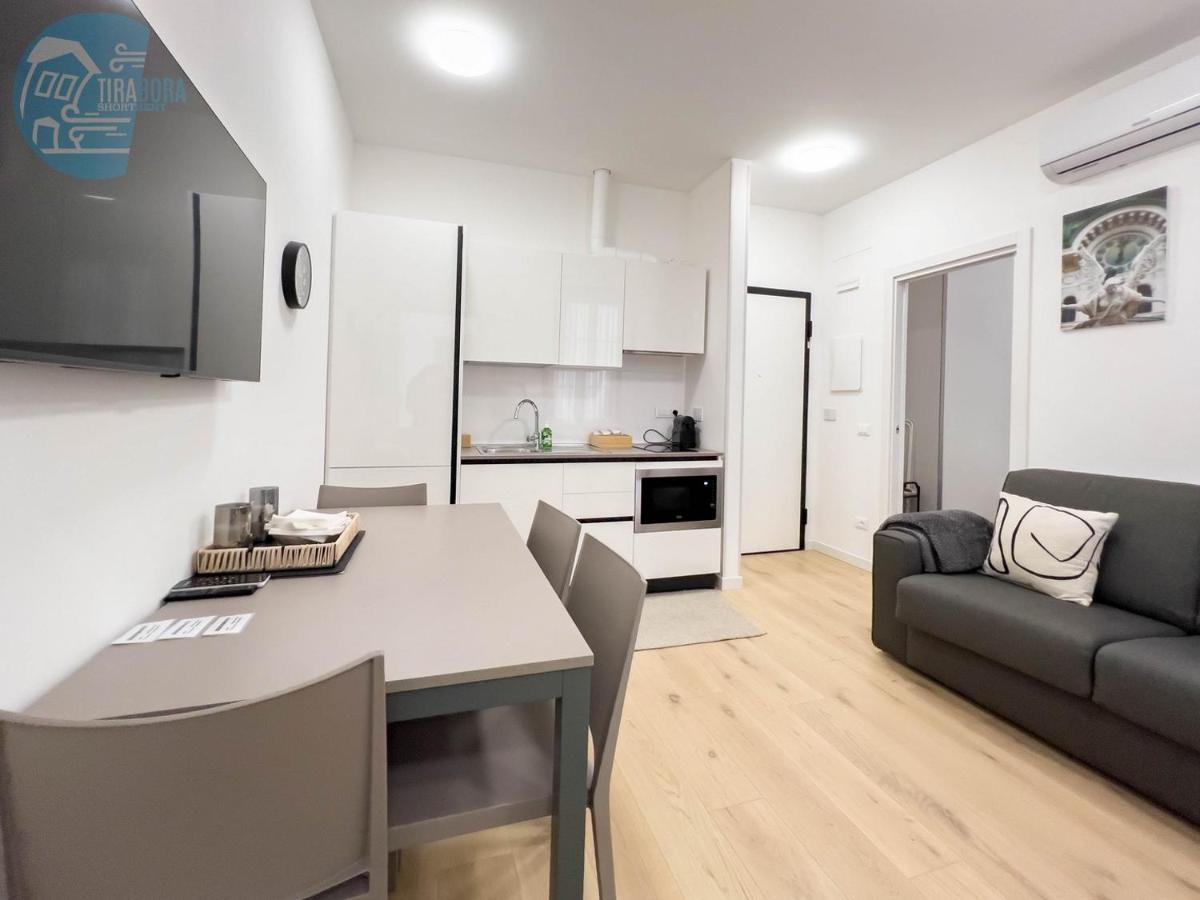 شقة Piazza Della Borsa 3C Tirabora Short Rent ترييستي المظهر الخارجي الصورة