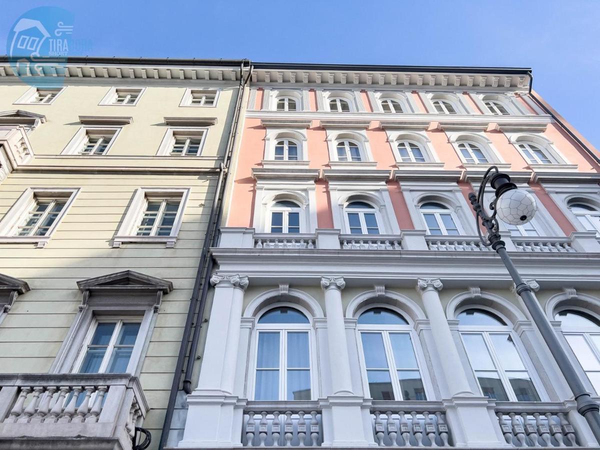 شقة Piazza Della Borsa 3C Tirabora Short Rent ترييستي المظهر الخارجي الصورة